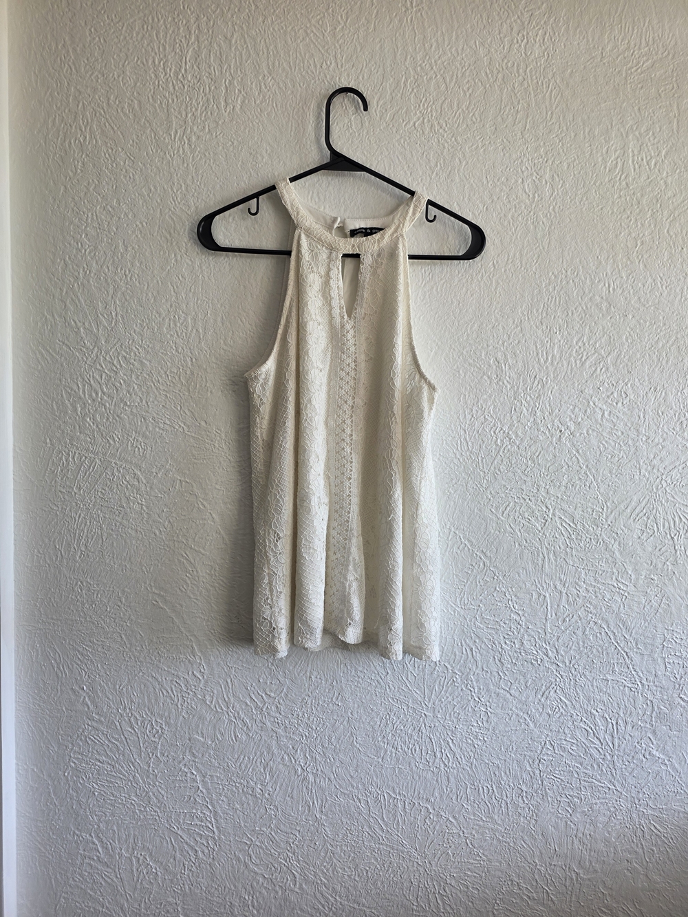 Cable & Gauge Cream Lace Halter Tank Top